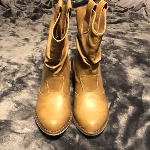 Light brown cowgirl boots
